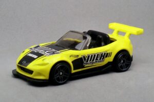 Hot Wheels '15 Mazda MX-5 Miata (DTX65) - Image 2