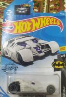 Hot Wheels Dark Knight Batmobile (Batman) (FYF62)