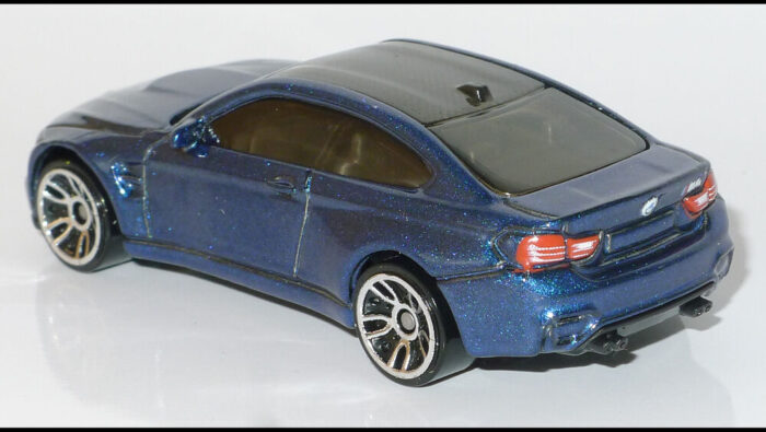 Hot Wheels BMW M4 (DTX57) ***Blister Cracked* - Image 2