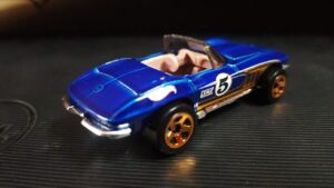Hot Wheels 65 Corvette - Uncarded - American Muscle