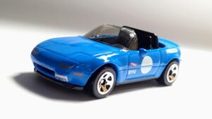 Hot Wheels '91 Mazda MX-5 Miata - (FYB66) - Image 2