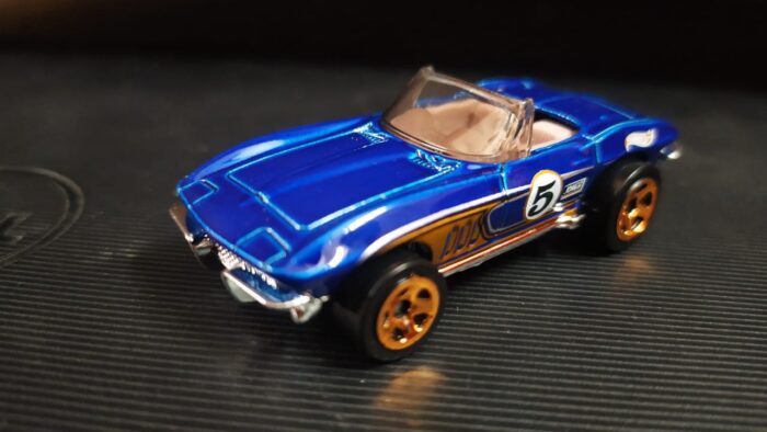 Hot Wheels 65 Corvette - Uncarded - American Muscle - Image 2