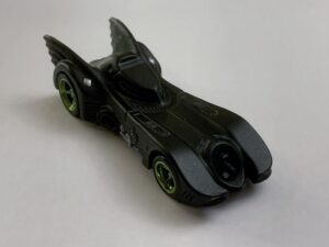 Hot Wheels Premium - Batman Returns Batmobile - GFT04 - Image 2