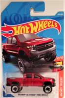 Hot Wheels - '19 Chevy Silverado Trail Boss LT (FJV97) - Red
