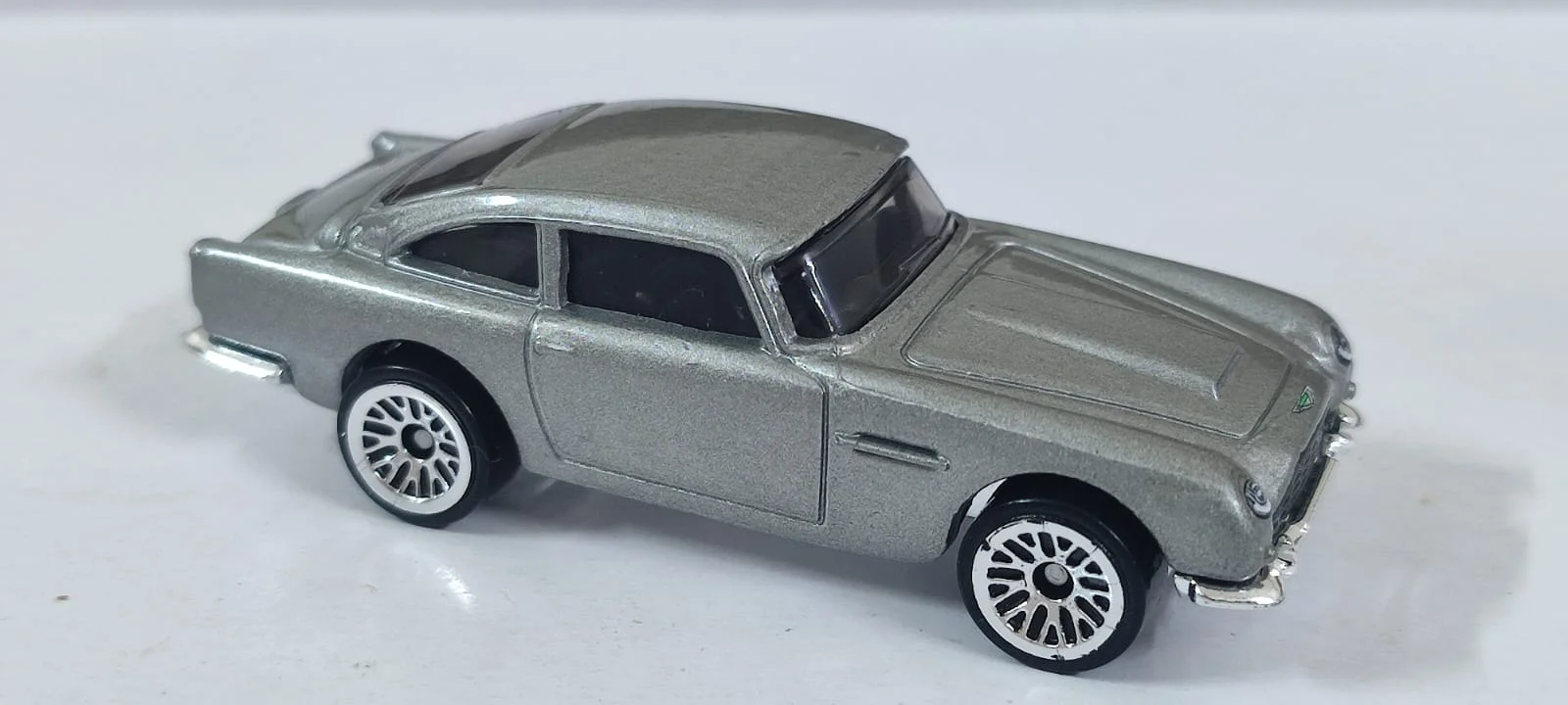 Hot wheels aston 2024 martin 1963 db5