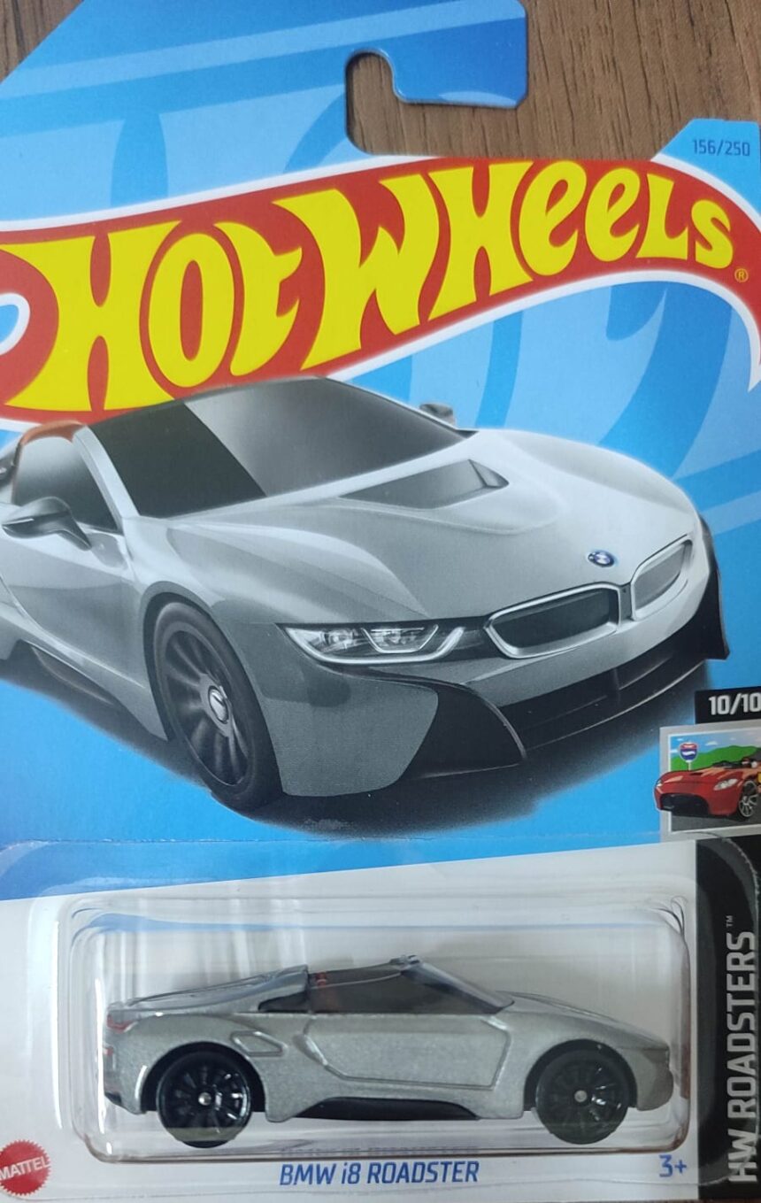 Hot Wheels – BMW i8 Roadster (HKH44) – Crazy 4 Diecasts