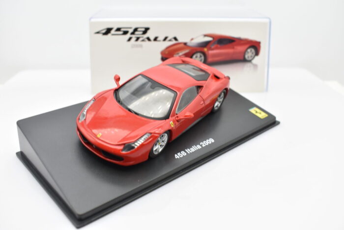 Altaya Ferrari 458 Italia year 2009 with Display Case - Red 1:43 Scale - Image 2
