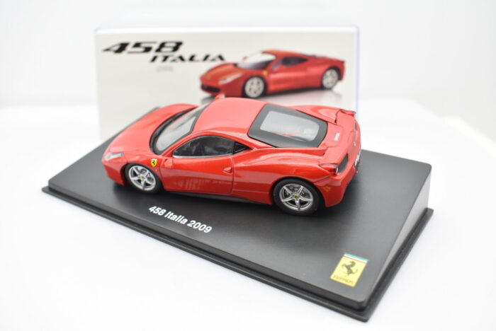 Altaya Ferrari 458 Italia year 2009 with Display Case - Red 1:43 Scale - Image 3