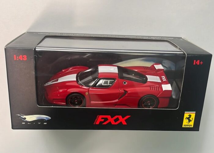 [Imported] Hot Wheels Elite - Ferrari FXX 2006 Red with White stripe 1:43 Scale - Image 5