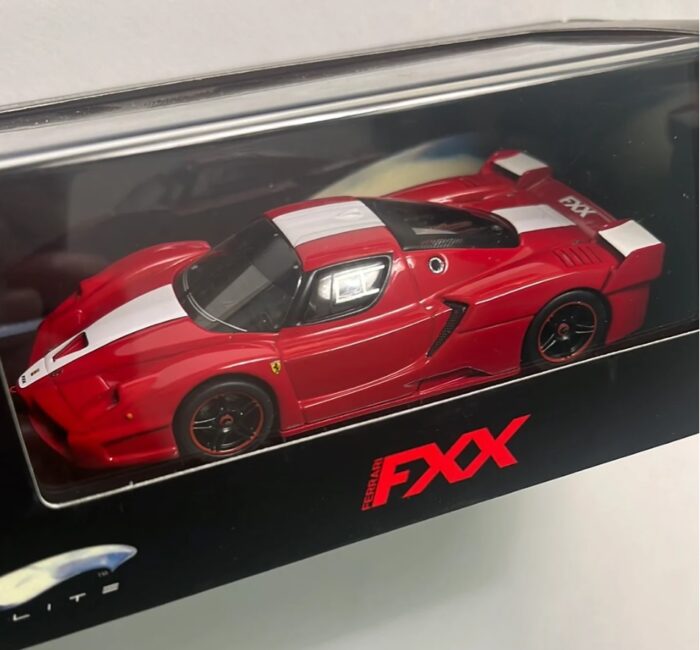 [Imported] Hot Wheels Elite - Ferrari FXX 2006 Red with White stripe 1:43 Scale - Image 3