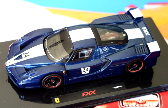 [Imported] Hot Wheels Elite - Ferrari FXX #24 year 2006 Tour de France blue with white stripes 1:43 Scale - Image 4