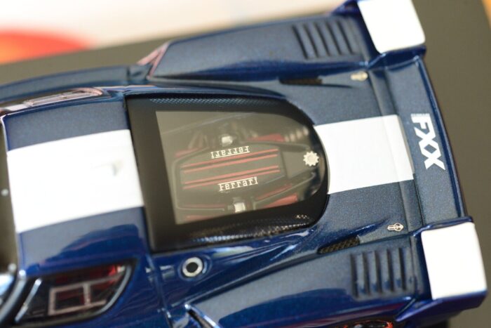 [Imported] Hot Wheels Elite - Ferrari FXX #24 year 2006 Tour de France blue with white stripes 1:43 Scale - Image 6