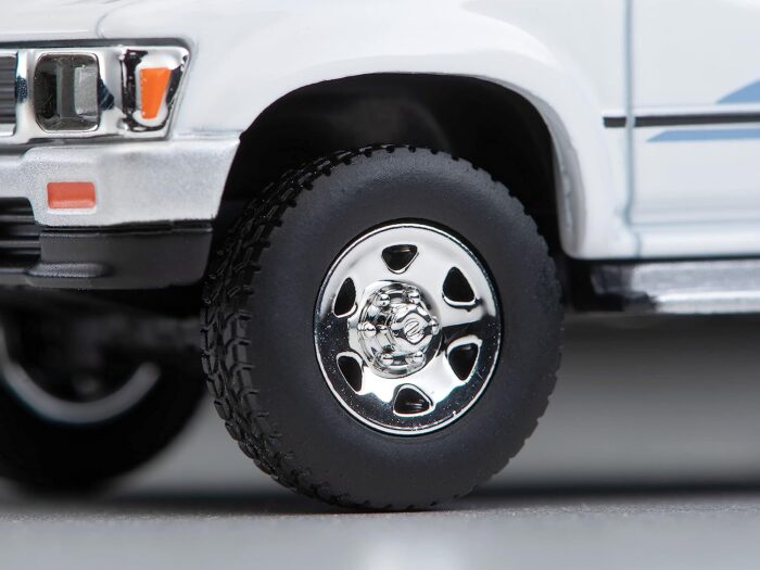[Japan import] Tomica Limited Vintage Neo - 1/64 LV-N256b Toyota Hilux 4WD Pickup Double Cab SSR White 91 - Image 6