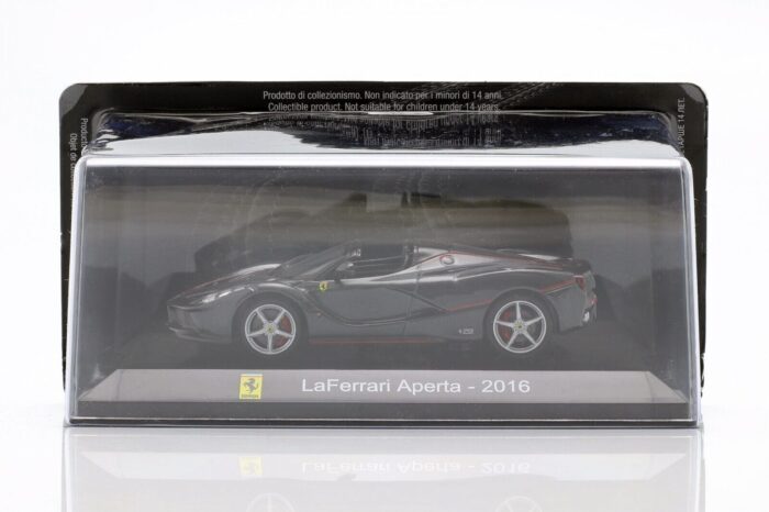 Altaya Ferrari LaFerrari Aperta year 2016 with Display Case - Black 1:43 Scale - Image 8