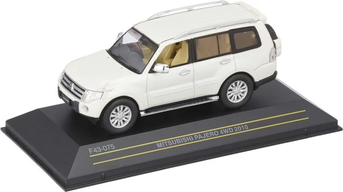 First 43 Mitsubishi Pajero 4WD 2010 Pearl White 1:43 Scale - Image 1