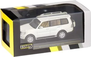 First 43 Mitsubishi Pajero 4WD 2010 Pearl White 1:43 Scale - Image 3