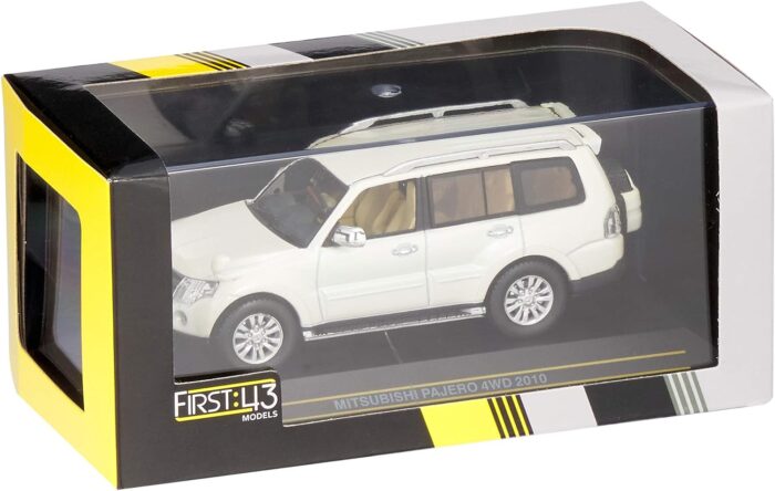 F43075 - Mitsubishi Montero - 3 First 43 Mitsubishi Pajero 4WD 2010 Pearl White 1:43 Scale - Image 3