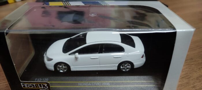First 43 Honda Civic 2006 White 1:43 Scale - Image 4