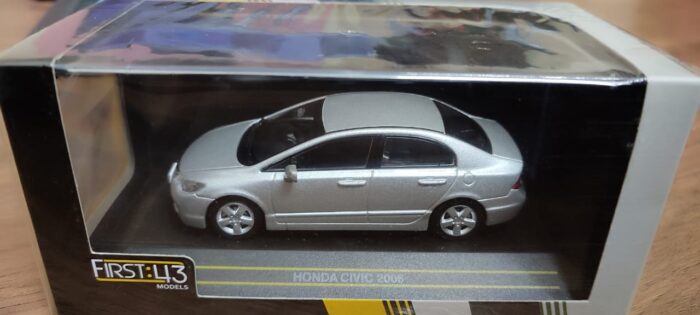 First 43 Honda Civic 2006 Light Silver 1:43 Scale - Image 3