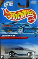 Hot Wheels - Jaguar XK8 (27131).