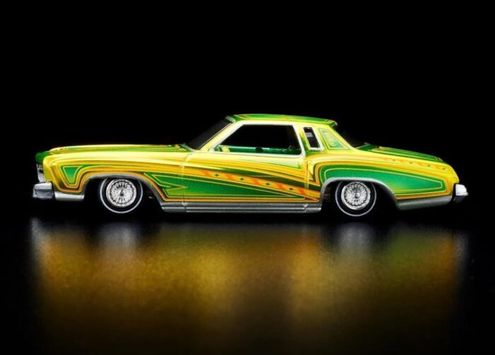 Hot Wheels RLC - Chevrolet Monte Carlo 1975 (HGK77) [Opened - Mint]. - Image 2