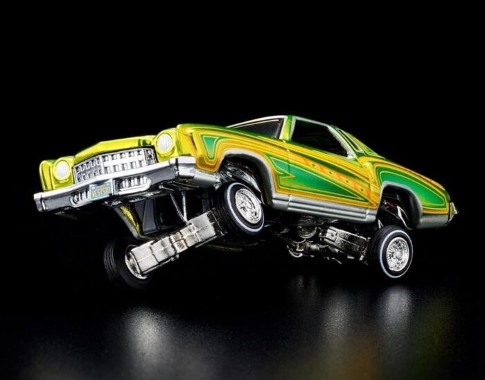 Hot Wheels RLC - Chevrolet Monte Carlo 1975 (HGK77) [Opened - Mint]. - Image 4
