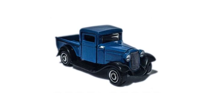 Matchbox Moving Parts - 1932 Ford Pickup (HFM63) [Imported]. - Image 2