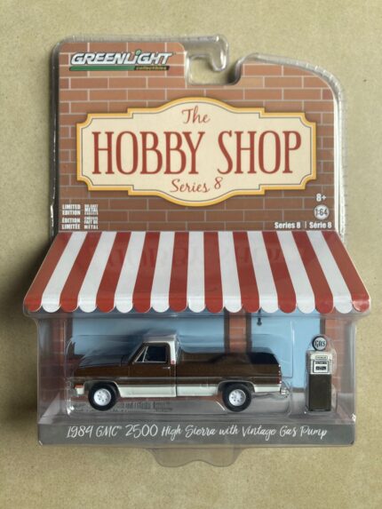 Greenlight - 1984 GMC 2500 High Sierra Brown with Vintage Gas Pump - HobbyShop Series 8