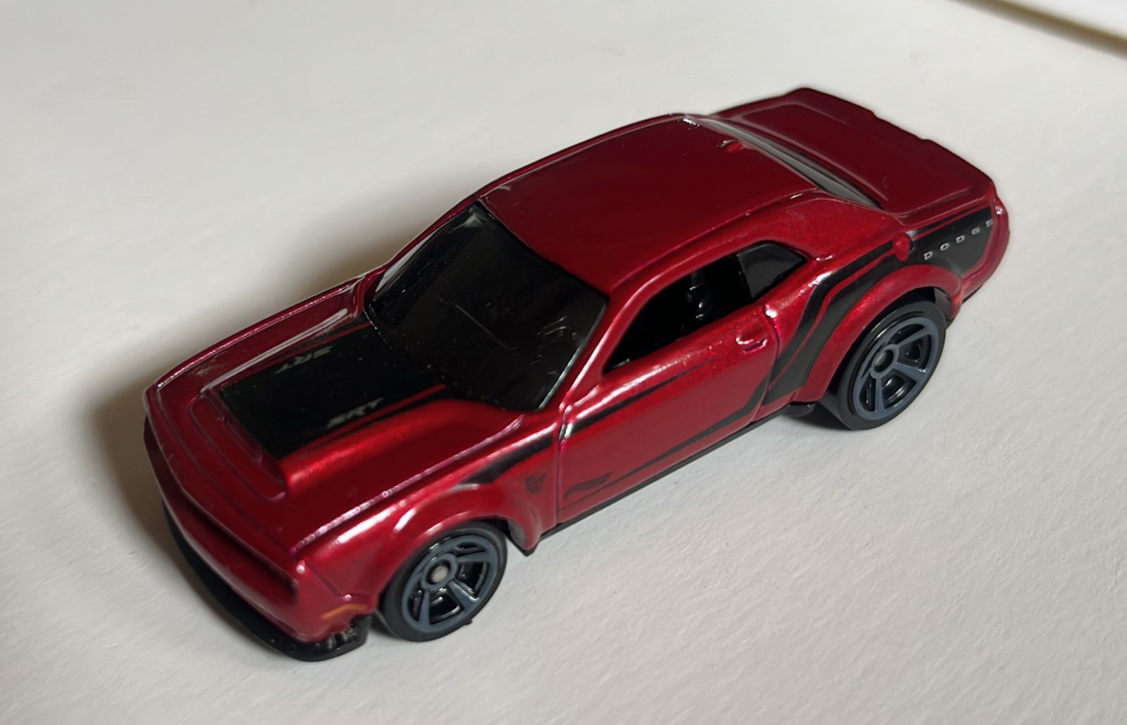WhatsApp Image 2024-11-08 at 10.00.02 Hot Wheels - Dodge Challenger SRT Demon (Uncarded - Used). - Image 1