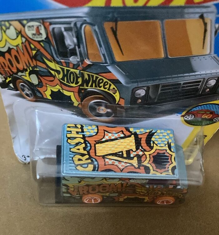 Hot Wheels - Combat Medic 2016 HW Art Cars (DHX02) - ***Bad Card & Blister*** - Image 2