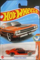 Hot Wheels - 71 Dodge Challenger (HYY79) [Imported].