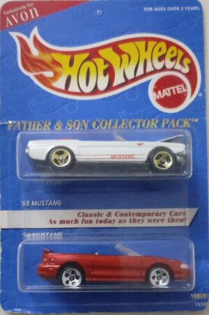 Hot Wheels Father & Son Collector Pack - 65 Mustang & 96 Mustang (15338).