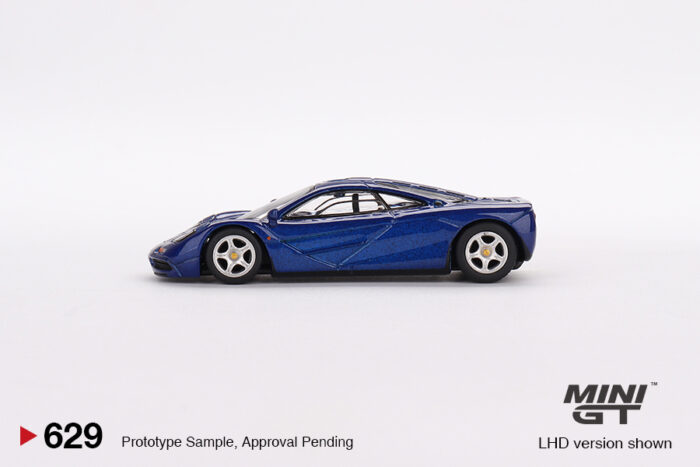 MINI GT - McLaren F1 - Cobalt Blue - Image 4
