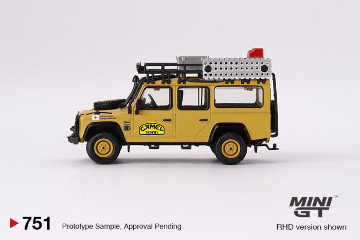 MINI GT - Land Rover Defender 110 - 1989 Camel Trophy Amazon Team Japan - Image 4