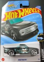 Hot Wheels – Draftnator (HYX67).