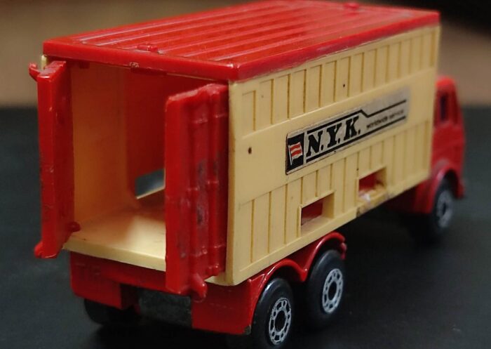 Matchbox Lesney Superfast # 42 - Mercedes Container Truck. - Image 2