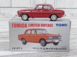 Tomica Limited Vintage - Nissan Prince Skyline 1500 Red (LV-07b).
