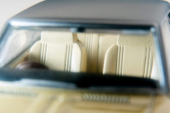 Tomica Limited Vintage LV-192b Toyota Crown Hardtop Super Deluxe 1970 Yellow Metallic - Image 7