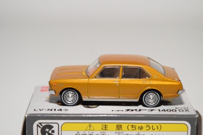 Tomica Limited Vintage LV-N14B Toyota Carina 1400 Dx Golden - Image 3