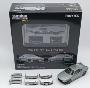 Tomica Limited Vintage - Nissan Skyline 2-Door Sports Coupe 25GT TURBO with Optional Parts, Silver, 2000 Model (LV-N353a) [Box slightly bent].