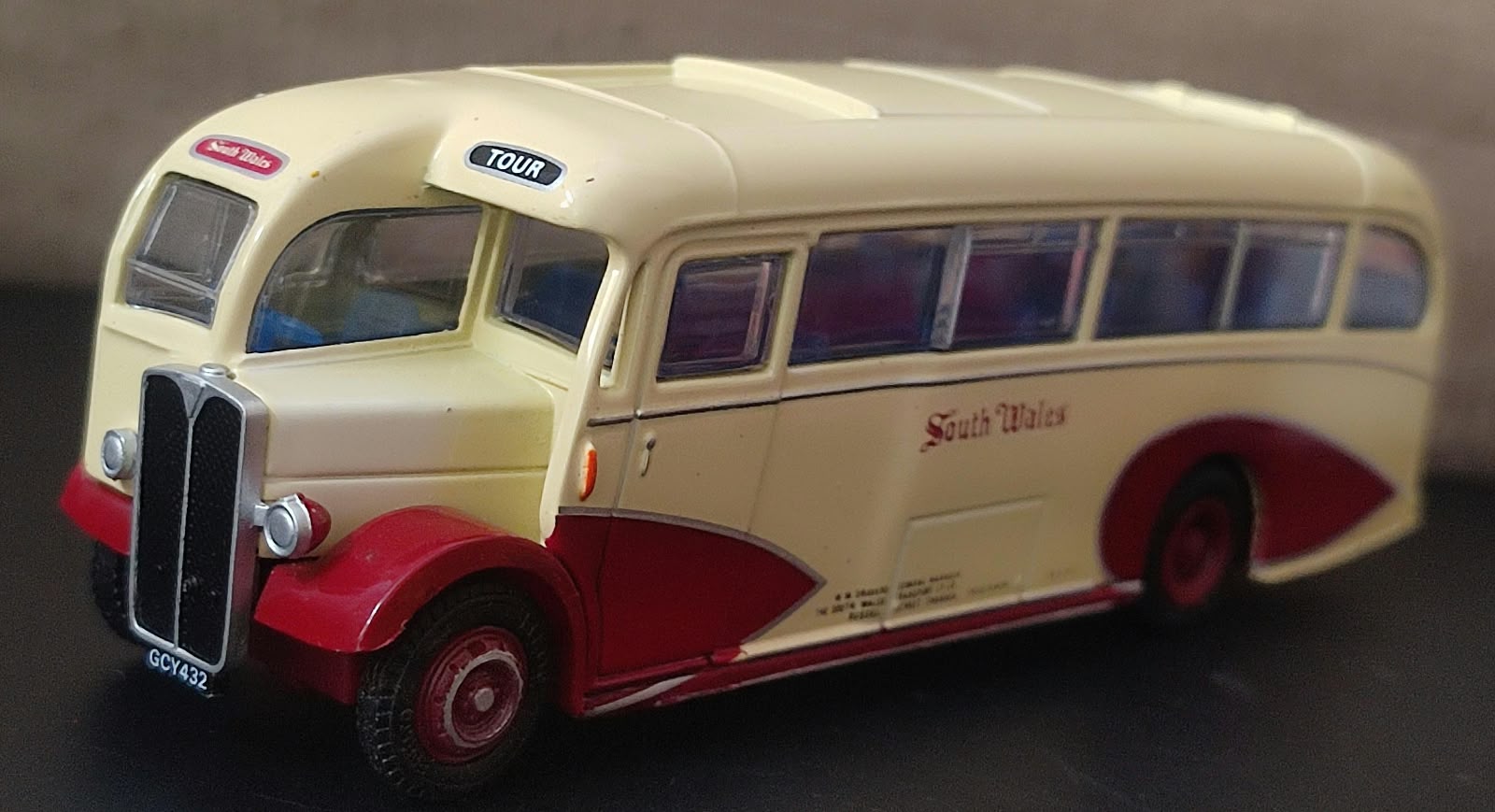 WhatsApp Image 2026-10-04 at 14.22.33 (1) EFE 1:76 - AEC Regal Windover Coach. - Image 1
